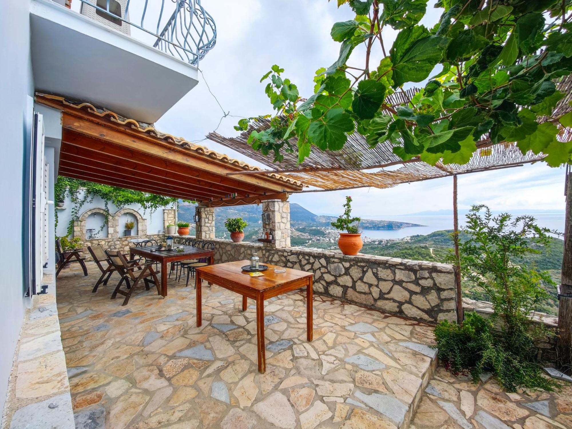 Castle Of Himara Apartment ภายนอก รูปภาพ